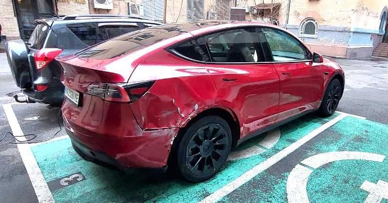 Tesla model Y, 2021, 7 місць