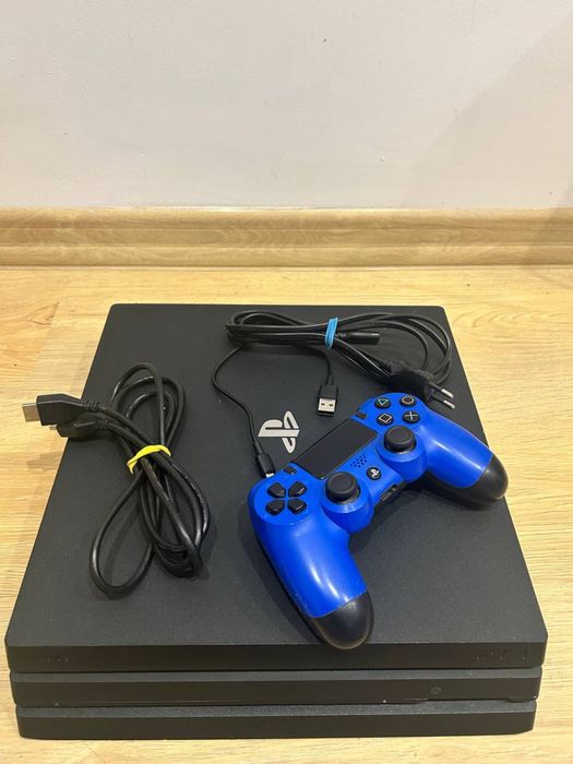 PS4 Pro 1TB + GTA 5