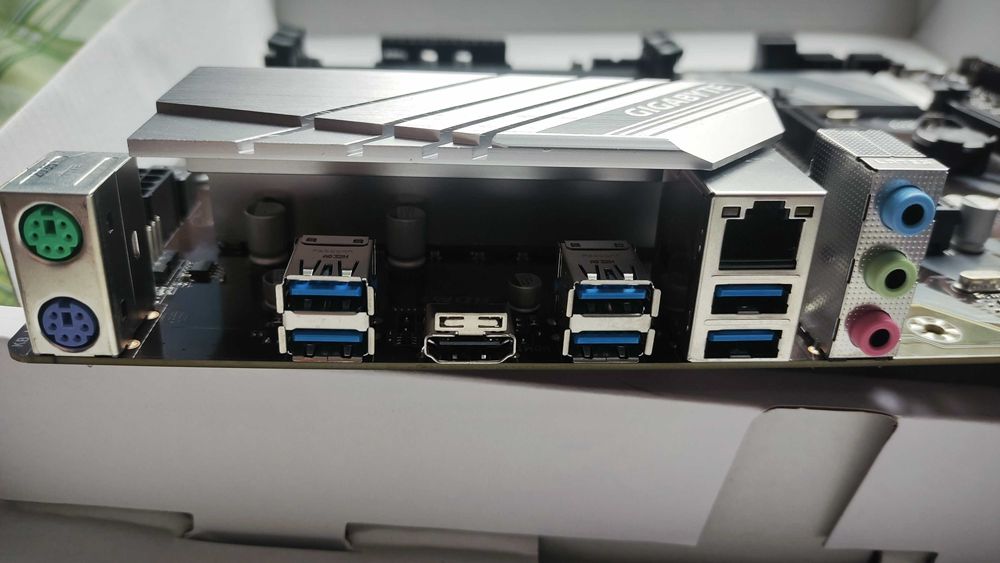 Gigabyte Z390 D (s1151-V2, Intel Z390