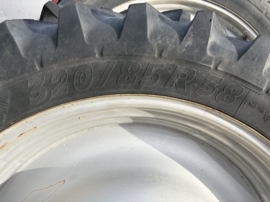 Wąskie kola do międzyrzędzi Michelin Agri Bib 320/90R50 oraz 320/85R38