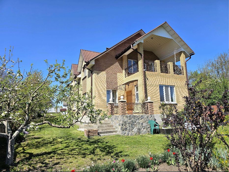 Капітальний будинок біля води! 205 м², 30 сот, підвал-укриття