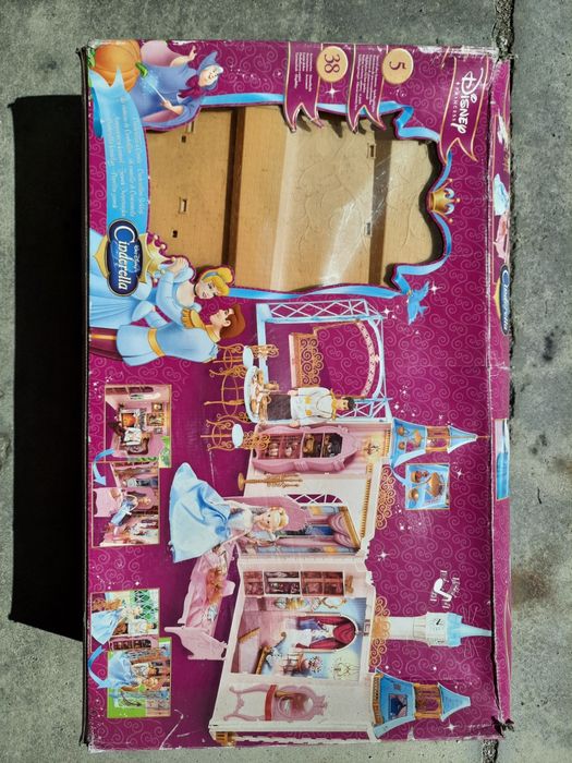Castelo da Barbie, Carro da Barbie e acessórios