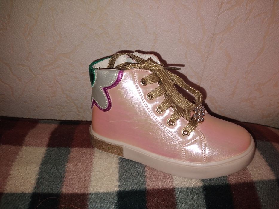 Дитяче взуття нове