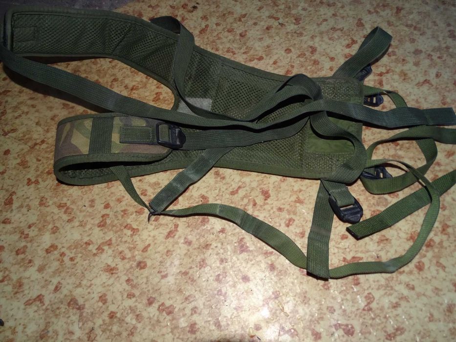 pas taktyczny z szelkami