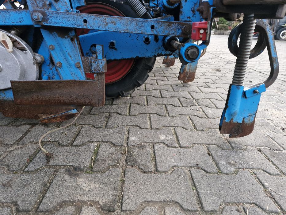 Siewnik do kukurydzy MONOSEM Podsiewacz nawozów Micro