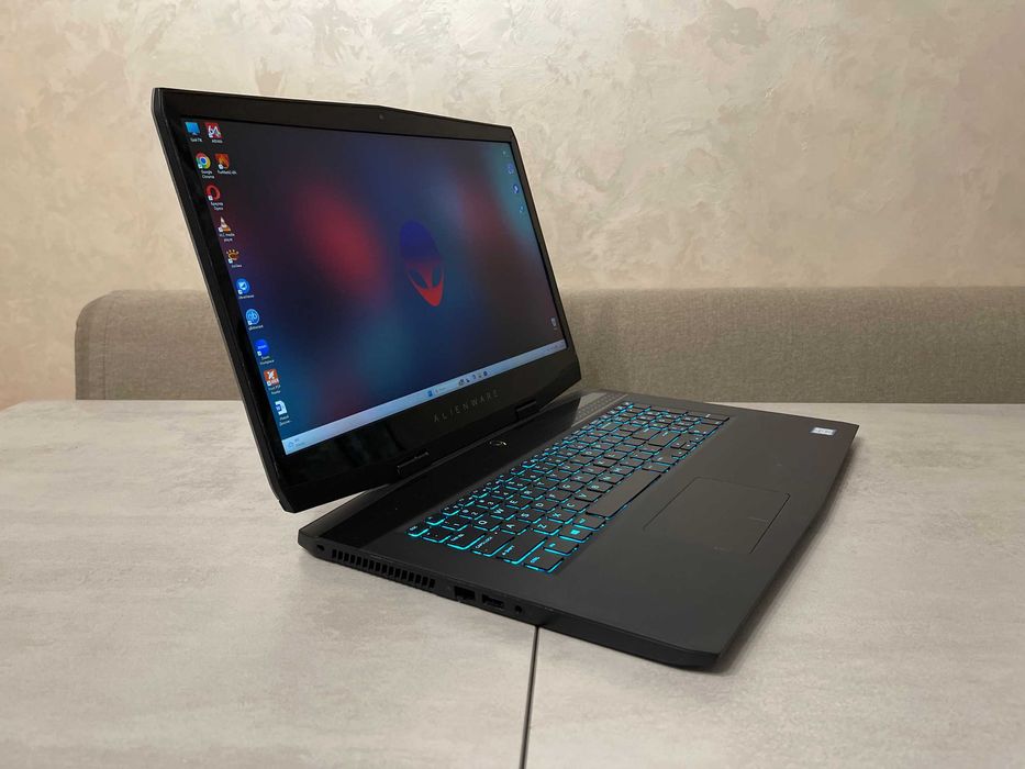 Ігровий ноутбук Dell Alienware 17/17,3"/i7-8750H/16GB/1TB/RTX 2070 8GB