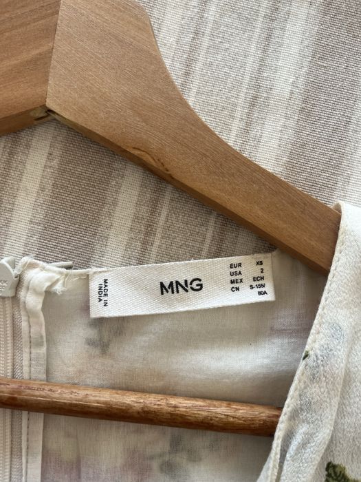 Macacão curto flores Mango