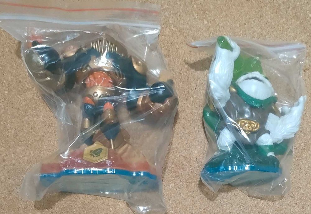 Figuras - Videojogos - Pokémons - FortNite - Skylanders - Metal Gear