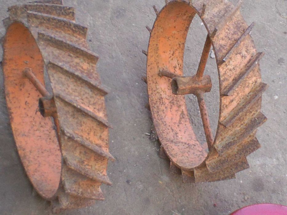 alfaias originais motocultivador KUBOTA rodas e pesos 30kg cada
