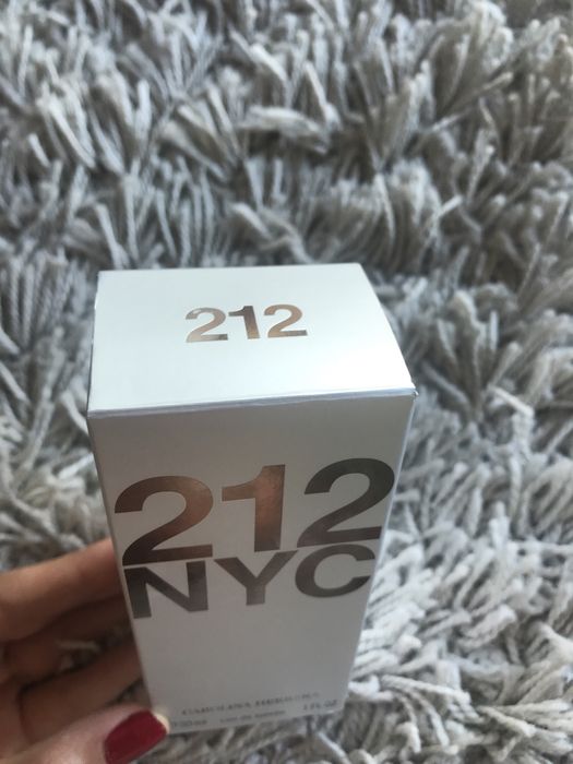 Embalagem em cartão VAZIA do perfume 212 NYC, Carolina Herrera 30ml