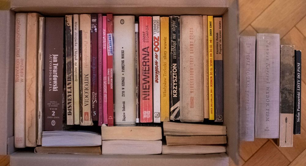 Zestaw 33 książek: Twardowski, Korczak, Mitologia, Durrell DVD gratis