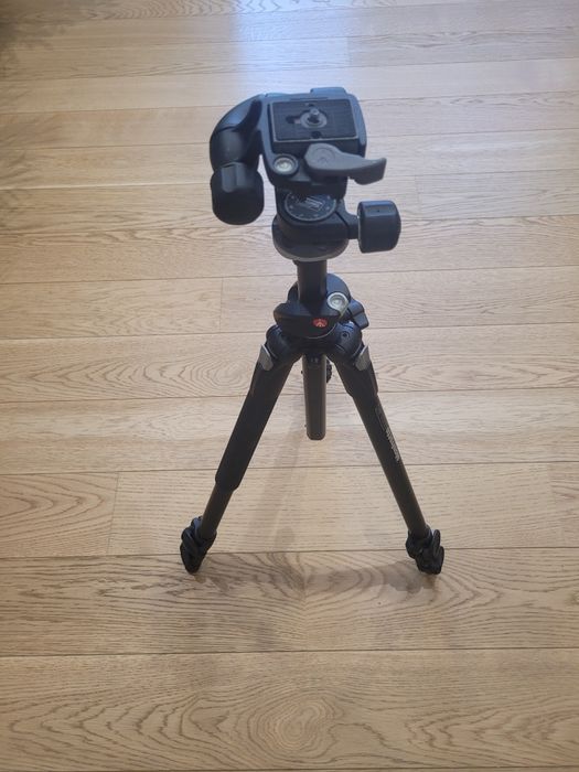 Штатив Manfrotto 190XPROB + голова manfrotto 460MG