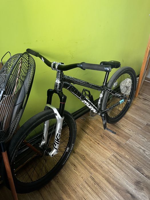 (OPIS) Ns bikes decade v1 szymon godziek 1/25