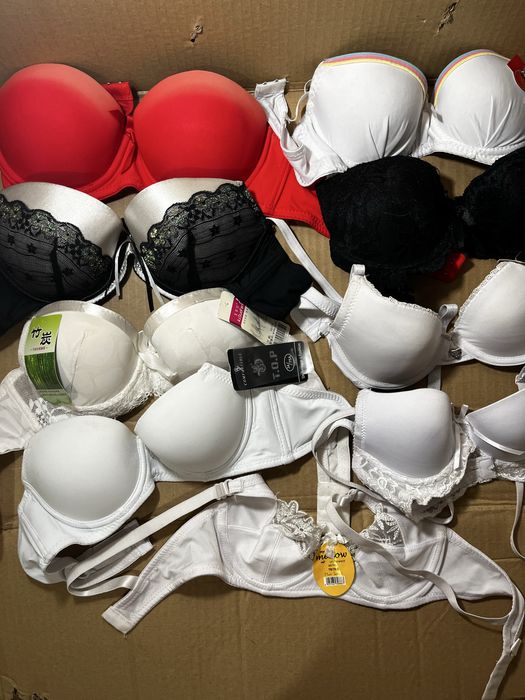 Нові дитячі бюстгальтери — набір 9 шт., з бірками