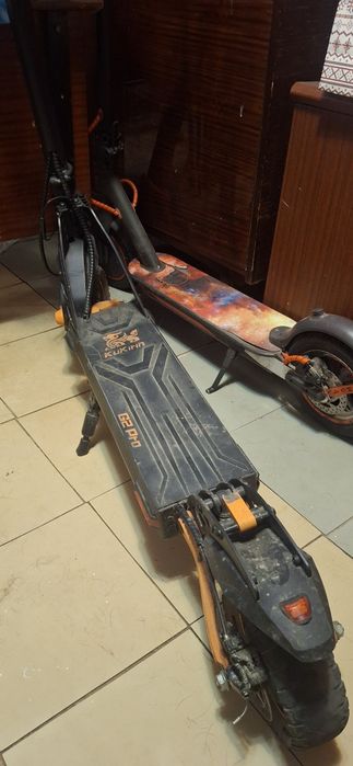 Продам  самокат 8000