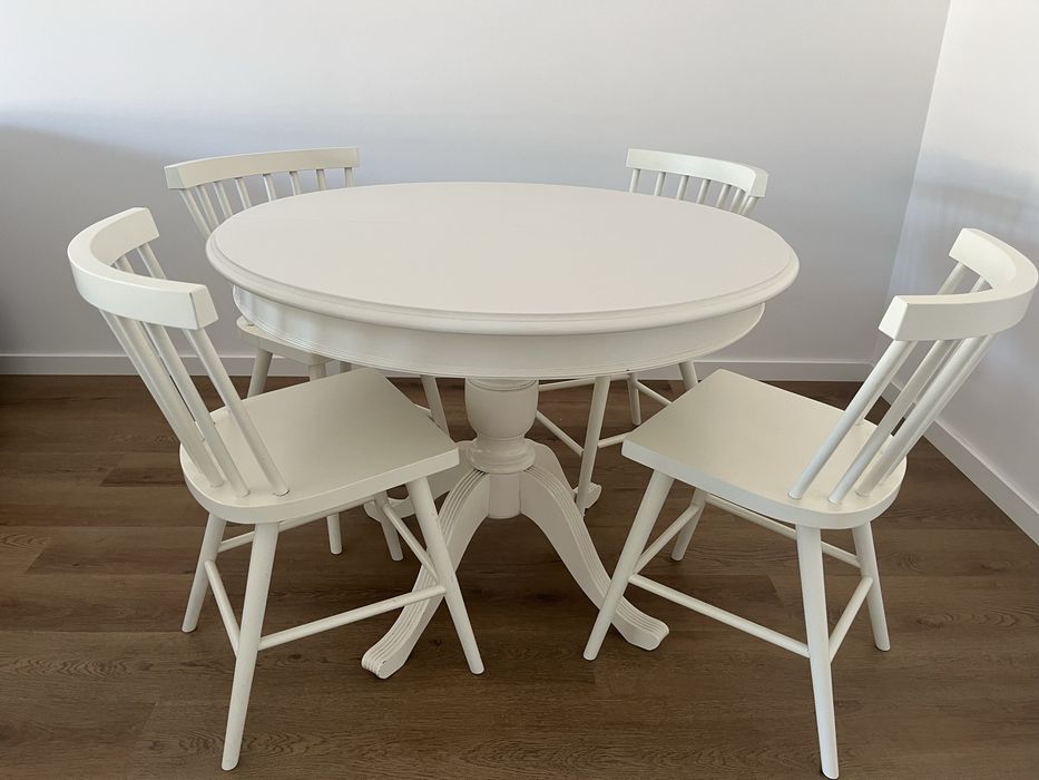 Mesa e cadeiras madeira maciça para si!