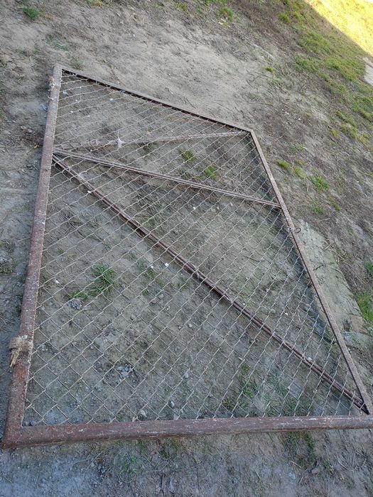 Przęsła ogrodzeniowe z siatki w kątowniku sprzedam tanio