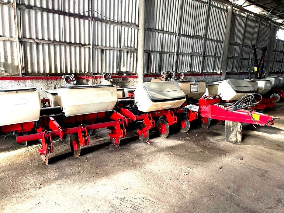 Сівалка пропашна Massey Ferguson 555 12-ти рядкова