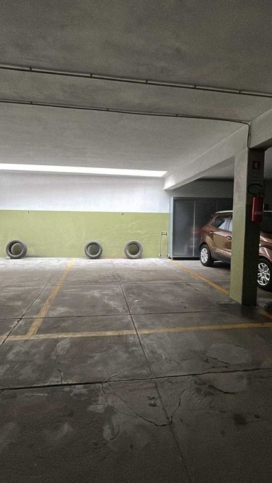 Lugar de garagem ao Marquês Porto