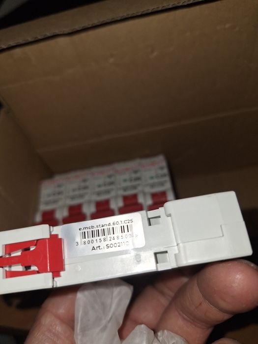 Автоматичний вимикач E.NEXT (e.mcb.pro.60.1N.С25.thin) 1р+N 25 А С 4,5