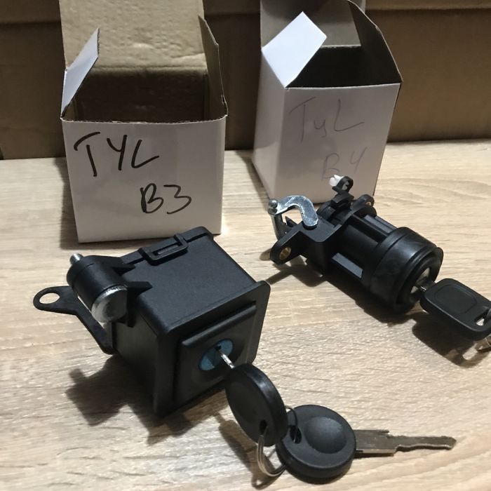 Пассат б4 Б3 кнопка багажніка Passat B3