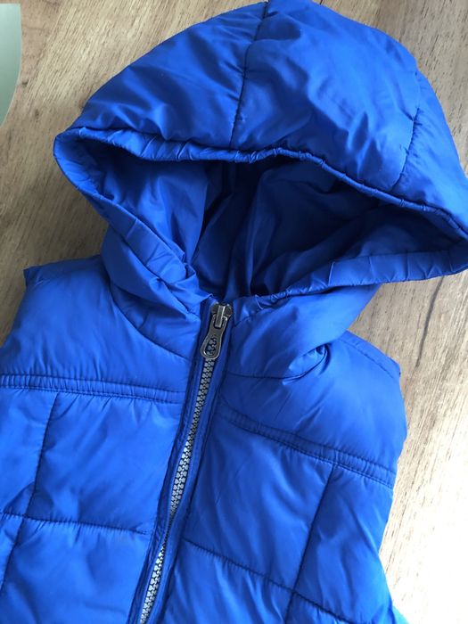 Жилетка Zara р 98 на 2-3 г дутая синтепон