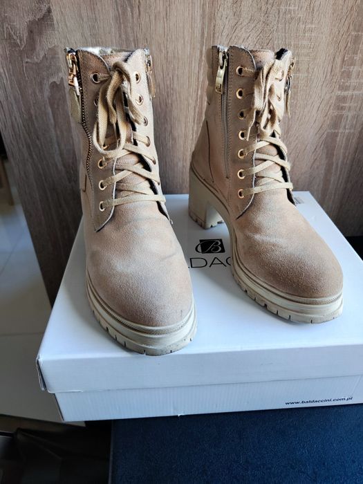 Botki skórzane welurowe