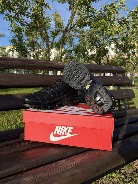 Чоловічі Кросівки Nike Air Max Plus TN Triple Black(42,43,43)
