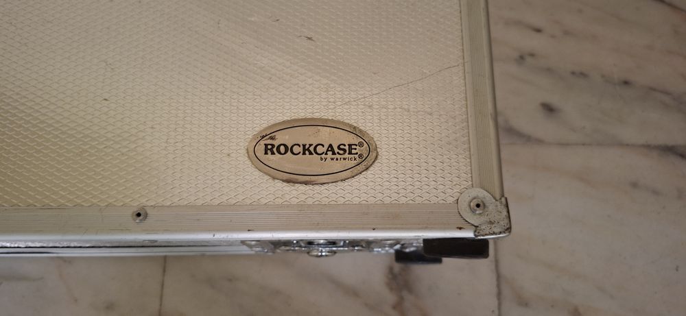 ROCKCASE by Warwick para pedais