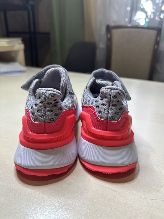 Кросівки Adidas нові