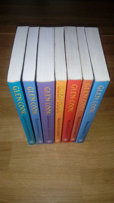 aktualne - Glen Cook "Imperium Grozy" 1-7 lub 1-8