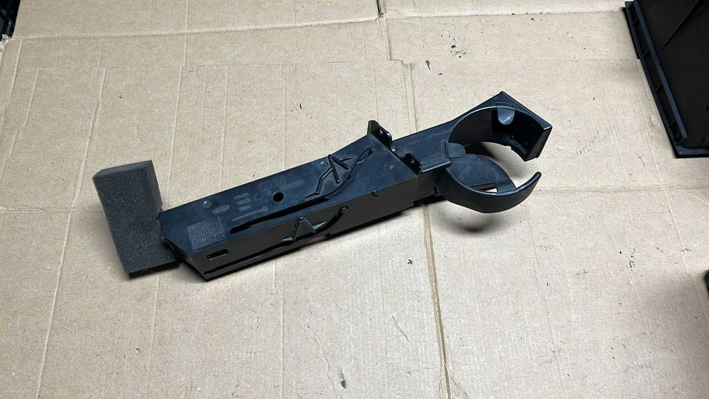 Ford Mondeo MK3 uchwyt na kubek