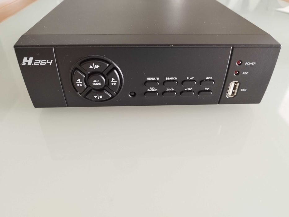 Gravador CCTV 4 canais + 3 câmaras