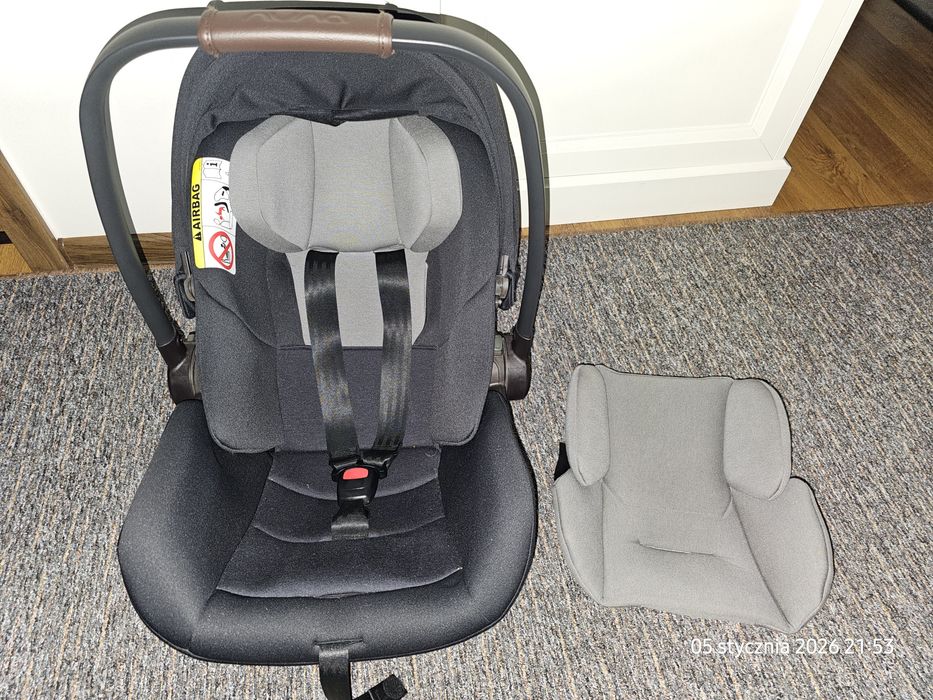 Fotelik samochodowy / nosidełko Nuna Arra Next (40-85 cm) z bazą