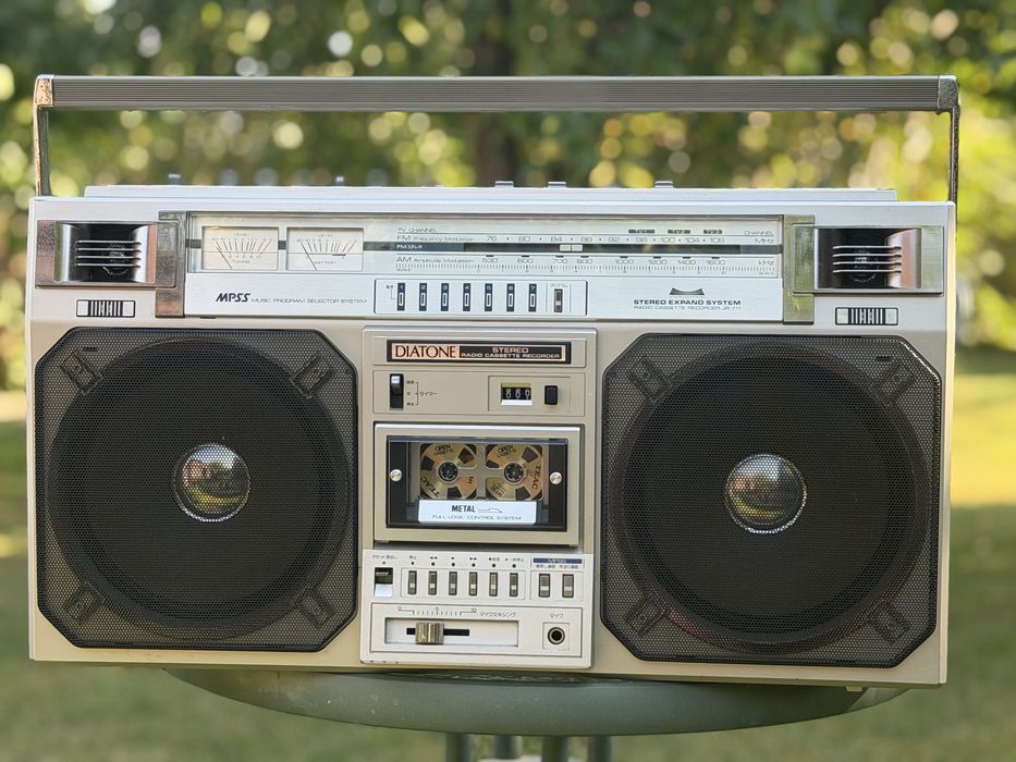 Продам магнитолу DIATONE JR-711