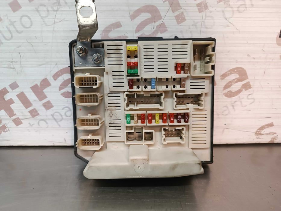 CAIXA DE FUSIVEIS USM RENAULT KANGOO 8200451902