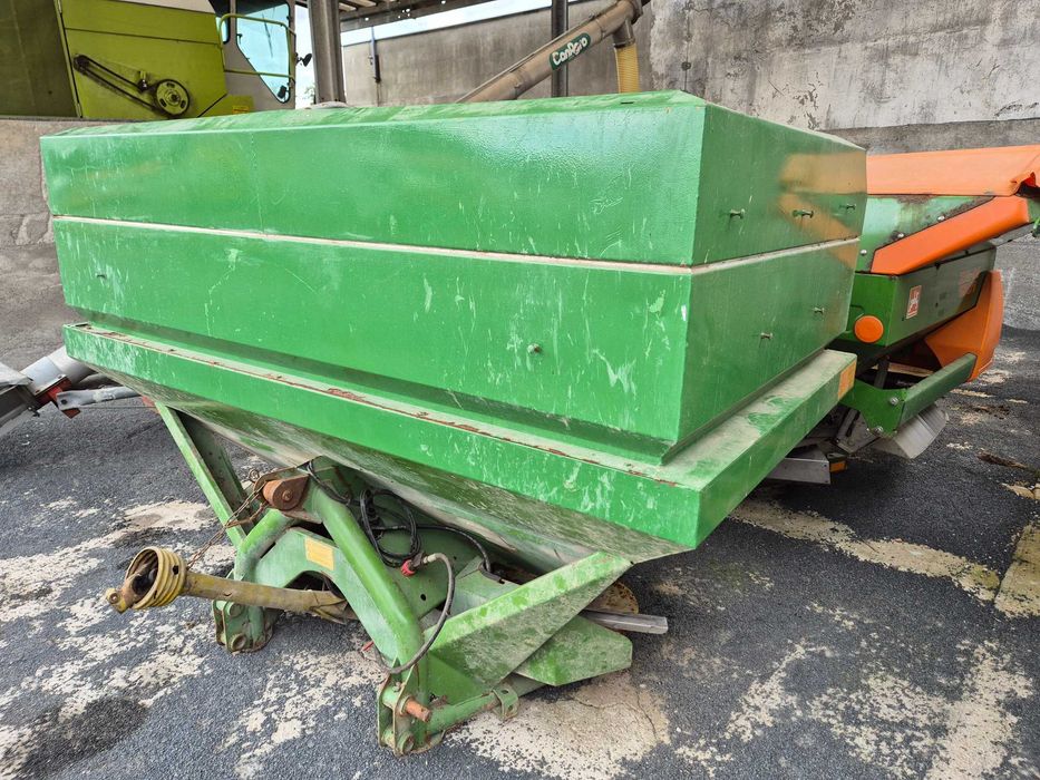 Rozsiewacz nawozu Amazone zam zau podwójna nadstawka hydraulika