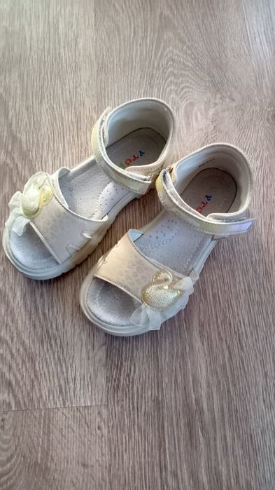Босоніжки продам