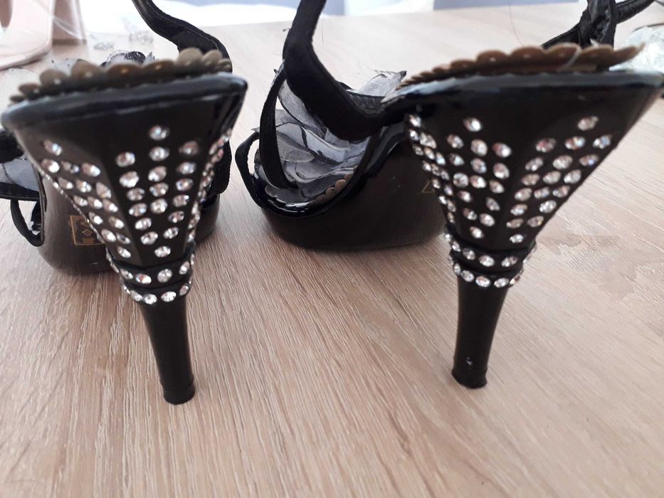 Buty na obcasie roz.36