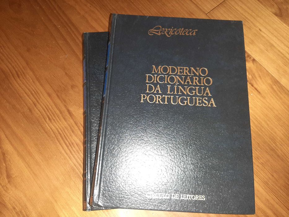 Coleção de livros  "Moderno Dicionário da Língua Portuguesa"