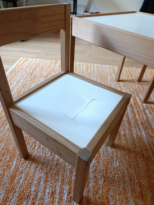 Mesa  e cadeiras LATT ikea