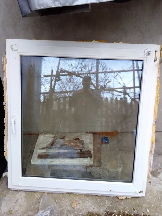 Okno białe plastikowe