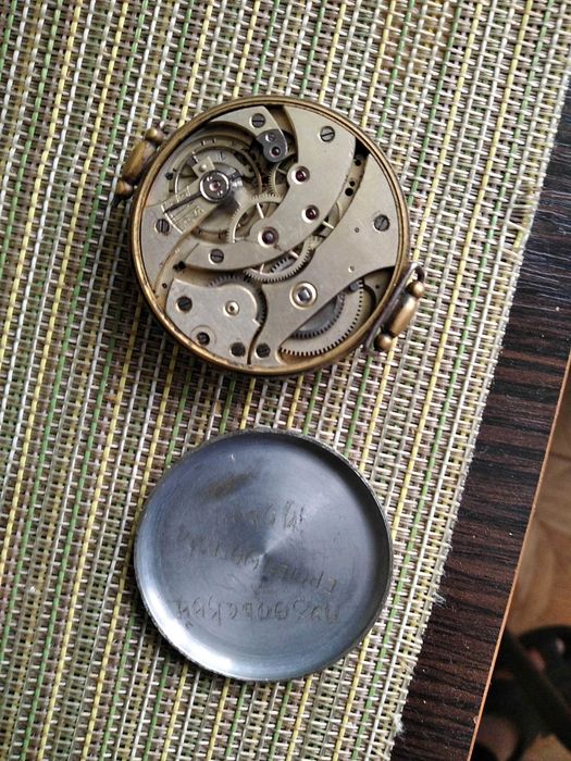 старинные часы под ремонт или запчасти