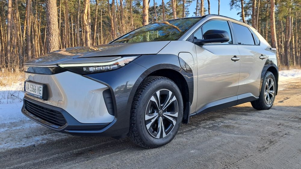 Продам Toyota BZ4X