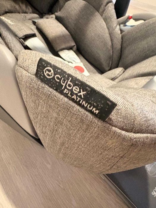 Vendo ovo/cadeira auto Cybex Cloud Q da gama alta Platinum (tecido resistente e de elevada qualidade na cor cinza/grey).