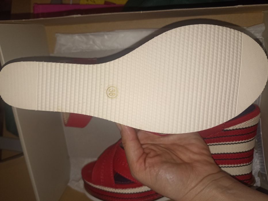 Nowe koturny CCC Lasocki 38 czerwone