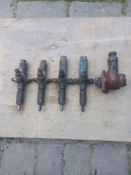 Форсунки мтз б/у.