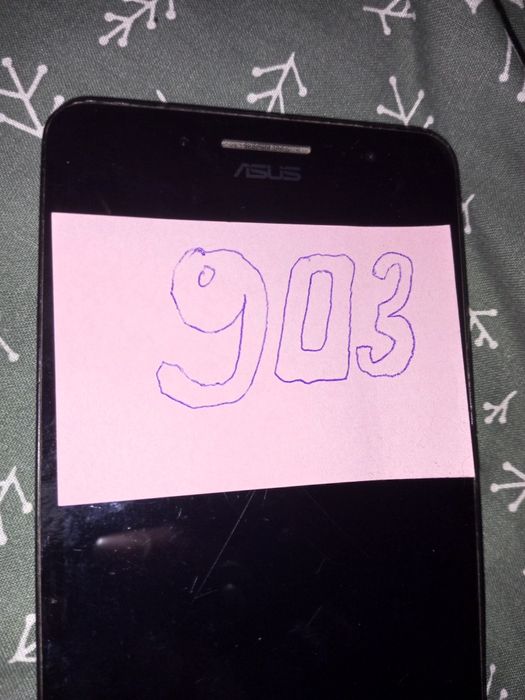 Продам на запчастини Asus.