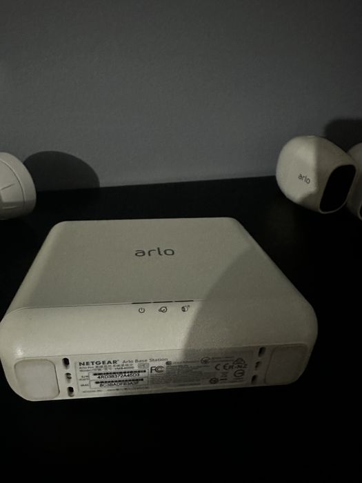 Arlo camaras+ Hub + solar