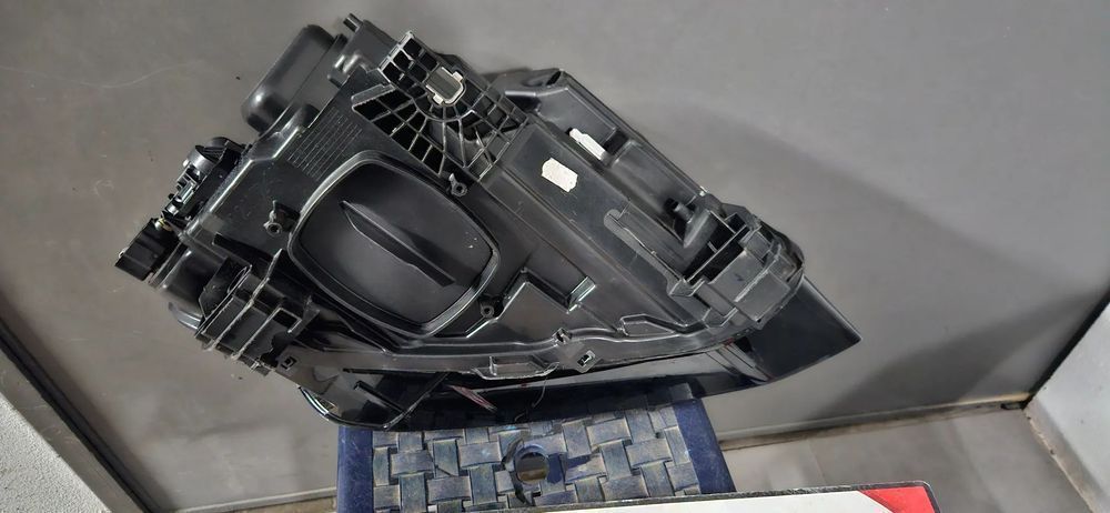 Farol esq para audi Q2